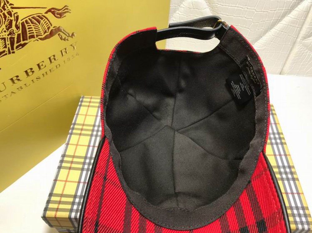 Bv*b*rry Hat